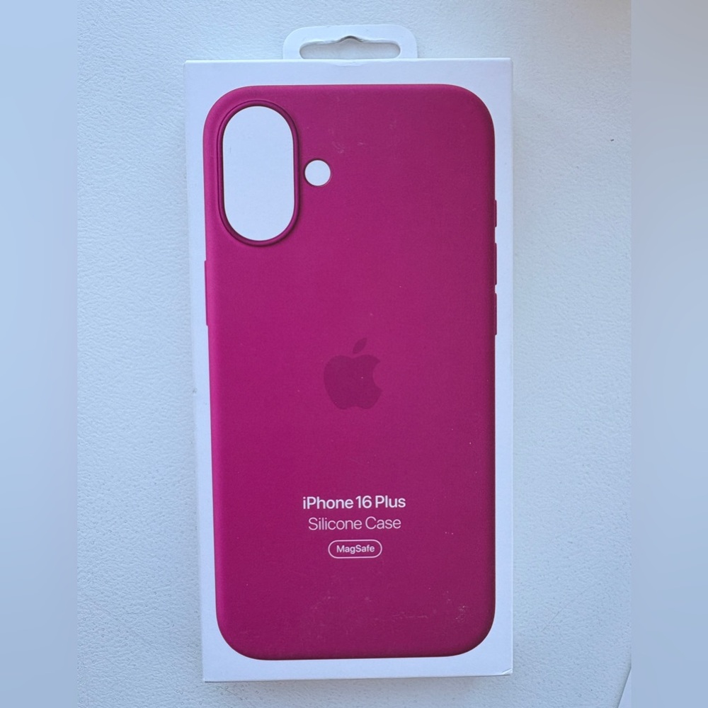 Genuine Apple iPhone 16 Plus Silicone Case with Magsafe - Fuchsia